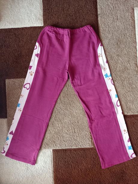 Pekné tepláčiky, slovenka,122