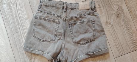 Krátke šortky, bershka,36