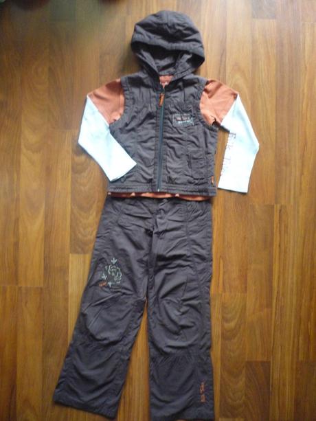 Podšitý trojkomlet, c&a,152