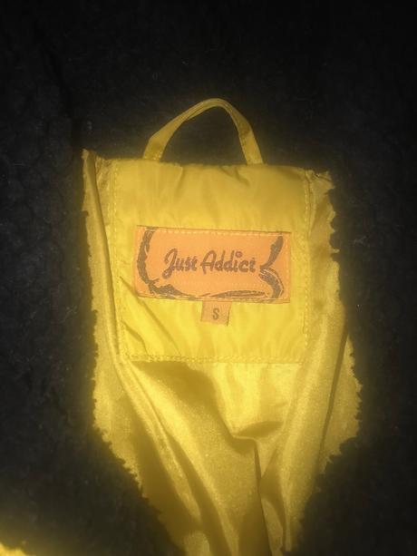 Krásna zimna bunda, s