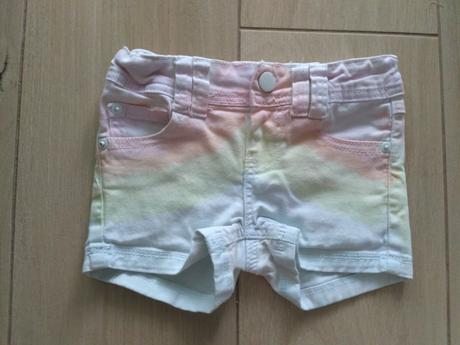 Kraťasy a regulovateľným pásom, 104