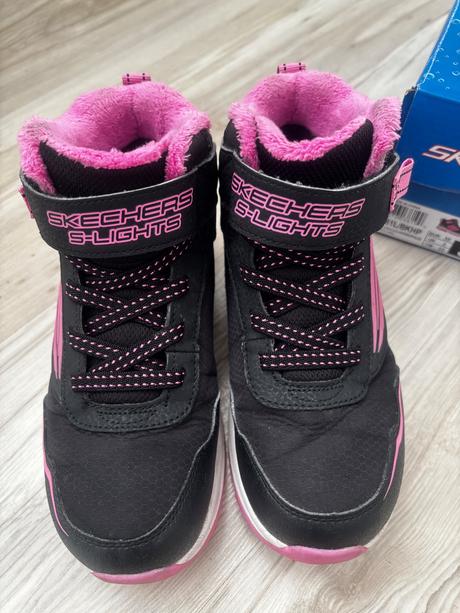 Topànky, skechers,35