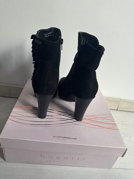Bugatti čižmičky, 38