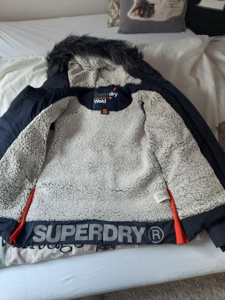 Zimna  bunda, superdry,s