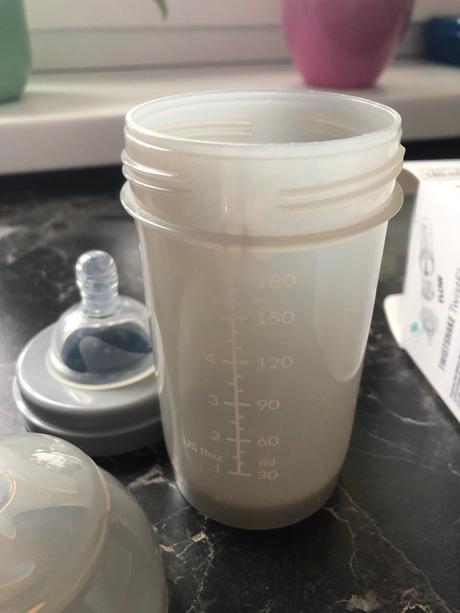 Dojčenská flaska twistshake, 