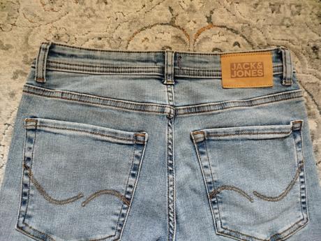 Značkové rifle jack&jones - top stav, 164