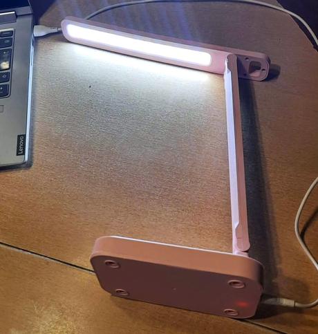 Predám malú stolnú lampičku, 