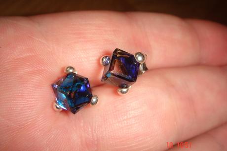 Modre kocky nausnicky, 