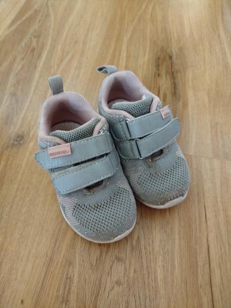 Dievčenské tenisky, protetika,22