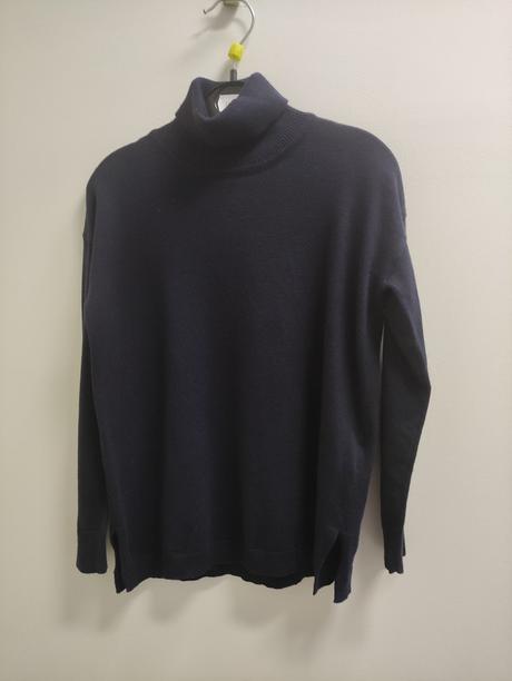 Tmavomodrý rolák, zara,110