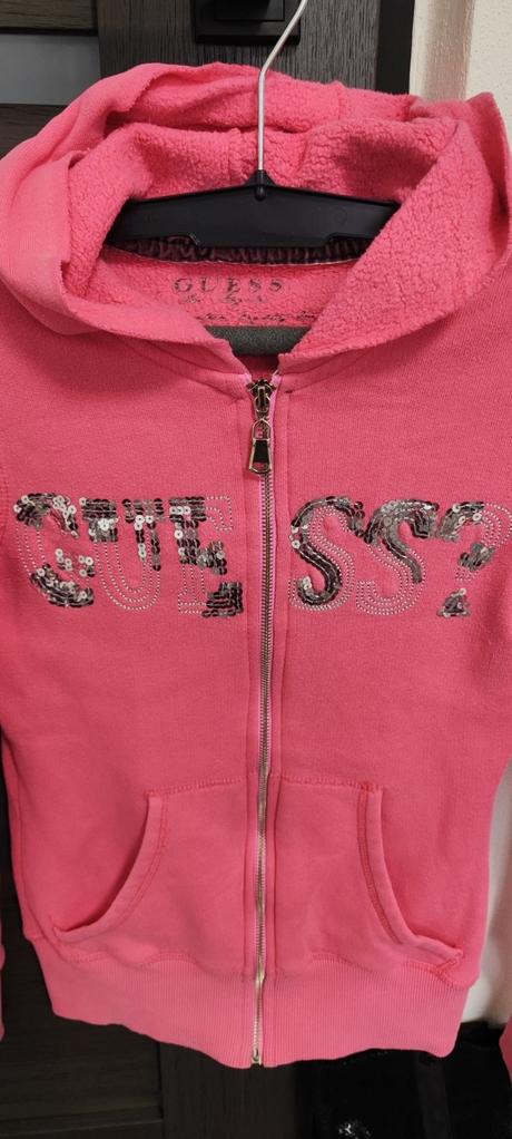 Mikina a tepláky, 152