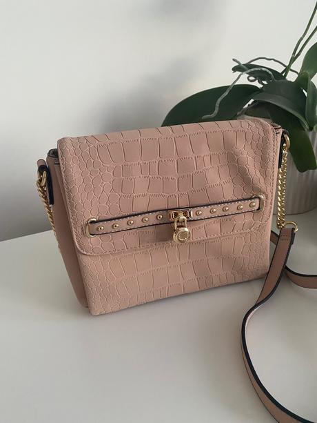 Kabelka carpisa, carpisa