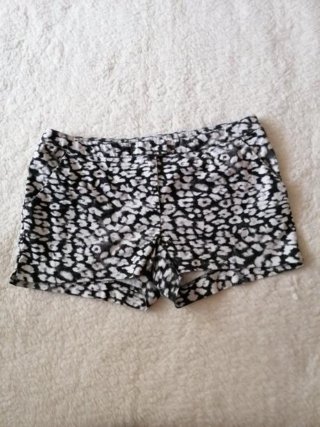 Šortky, 46