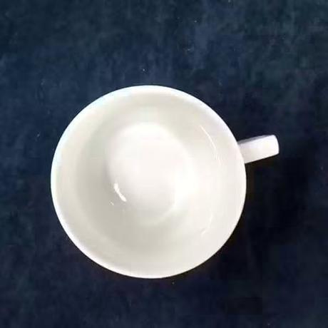 Taniere,šálky,