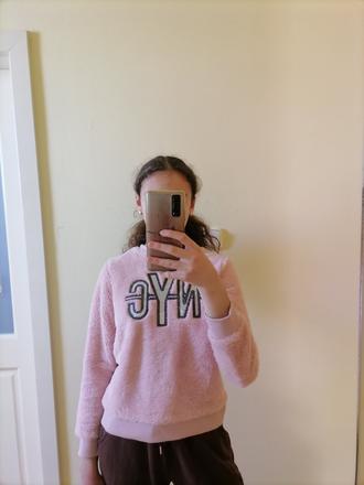 Mäkký ružový pulóver, 140