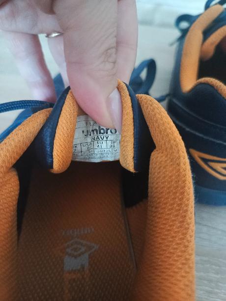 Halovky umbro, umbro,41