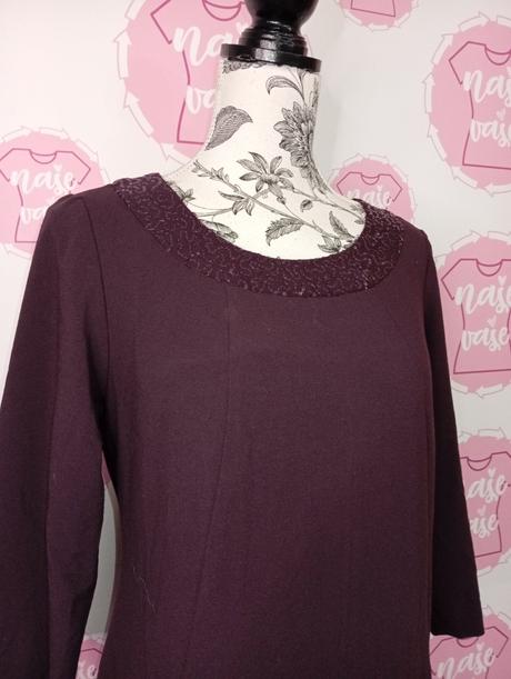 Fialové šaty s trblietkami, 42