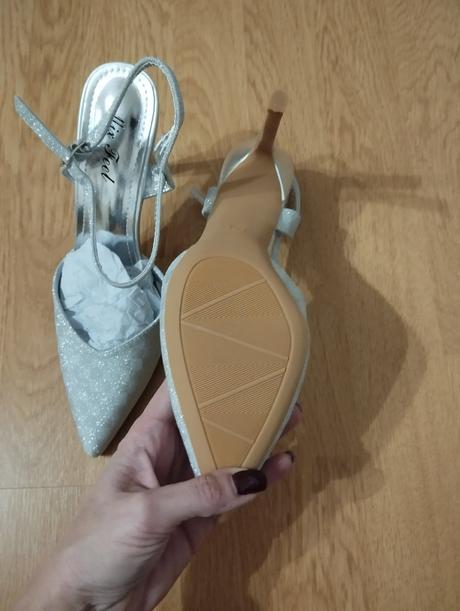 Strieborné sandále, 38