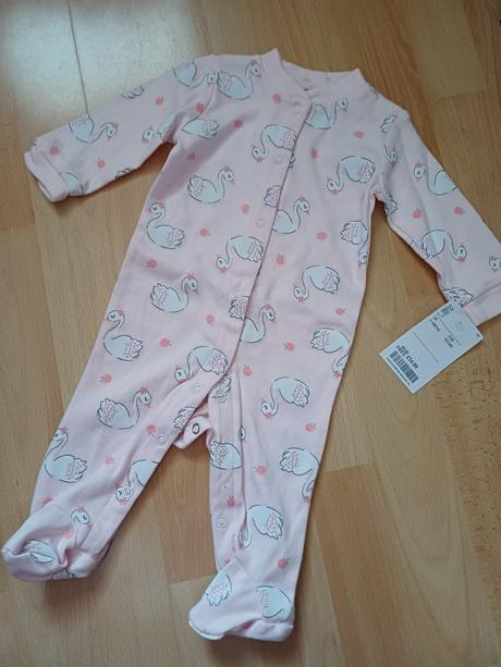 Labuťkové pyžamko, 62