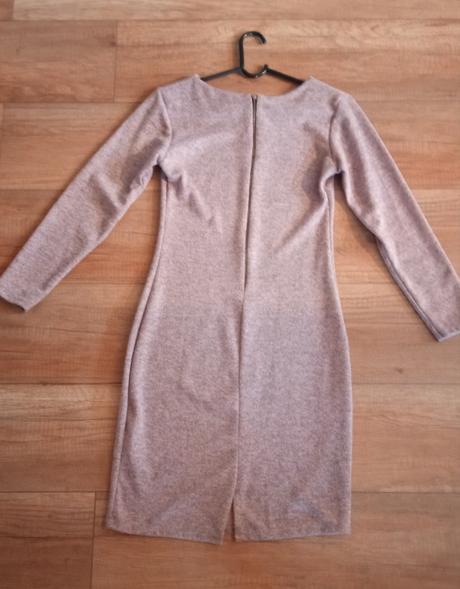 Šaty po kolená uplet s/m, m