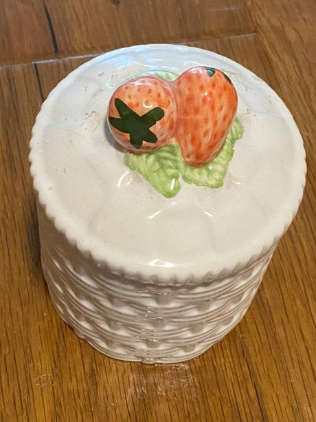 Jahoda - nádoba / dóza na džem s vrchnákom,