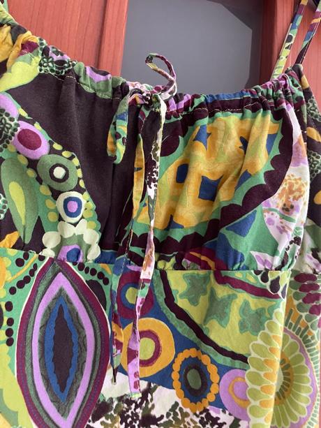 Krásne farebne saty, m