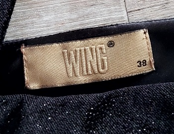 Čierne zamatové trblietavé šaty, 38