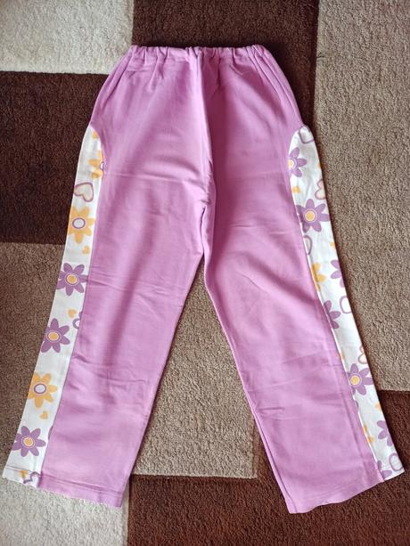 Pekné tepláčiky, slovenka,122