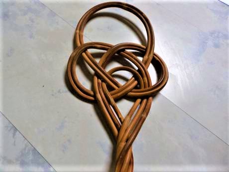 Prútený klepáč na koberce/deky,