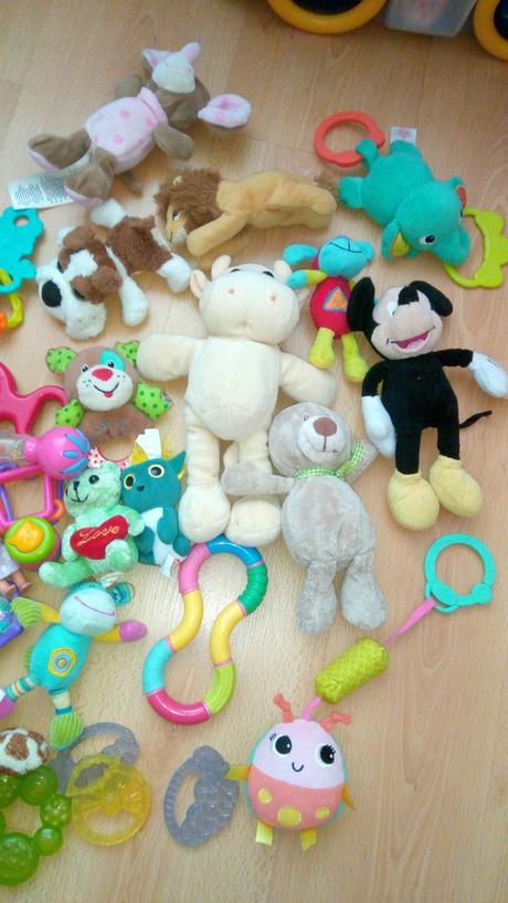 Hrkálky a prvé hračky pre bábätka,