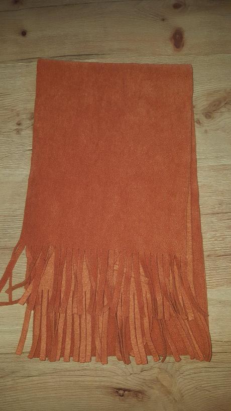 Oranžový šál,