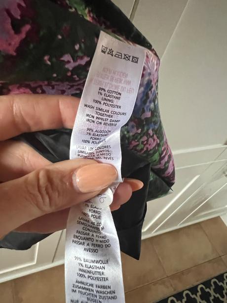 Šaty 38, atmosphere,38