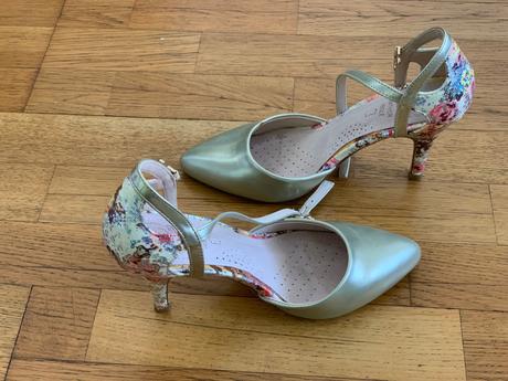 Spolocenske topanky, 36