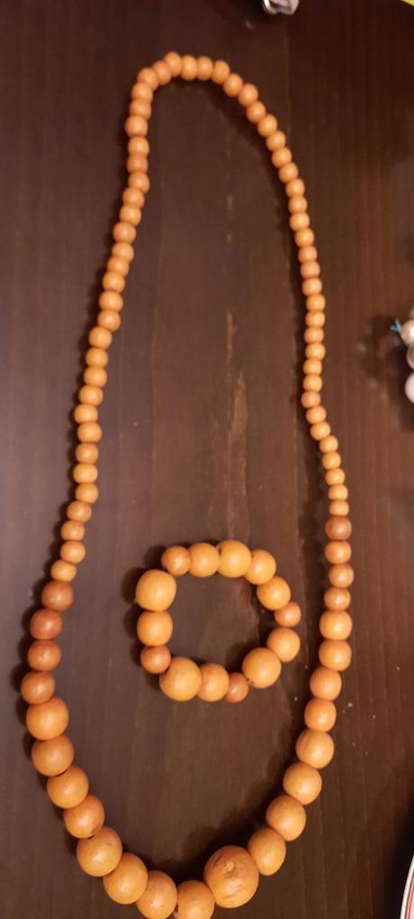 Sada - nahrdelnik a naramok s drevenych goraliek,