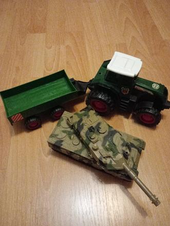 Traktor s vlečkou tank, zotrvačnikom, autíčka, 