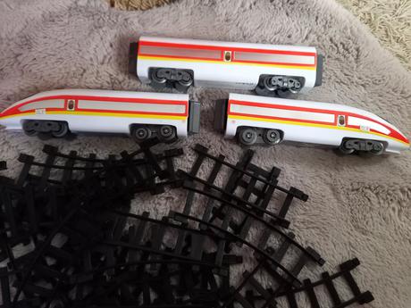 Rýchlovlak s koľajnicami, 