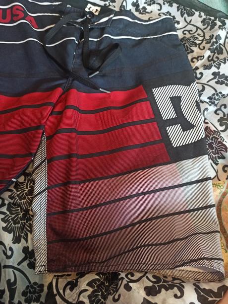 Šortky, málo nosené, viacferebne, 28