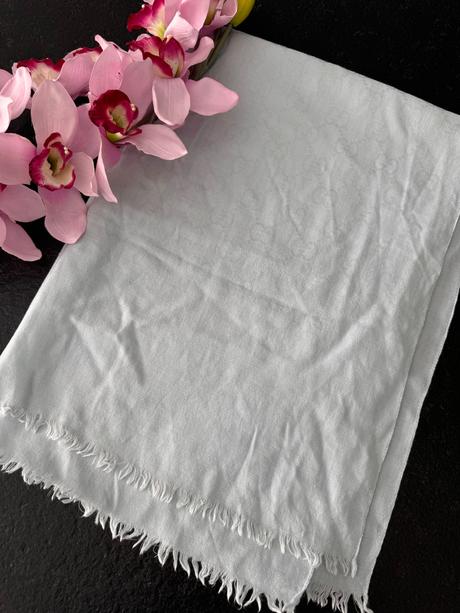 Gucci - modrý šál,