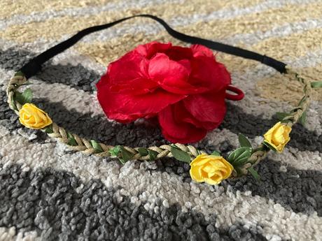 Kvetinková čelenka a brošňa,