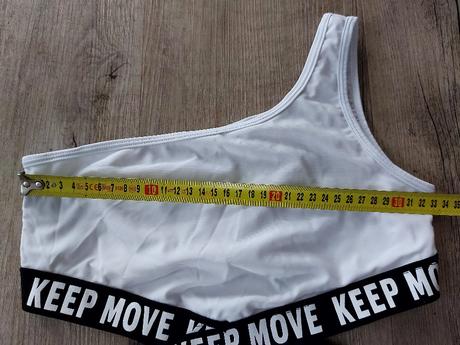 Čiernobiele plavky, 146