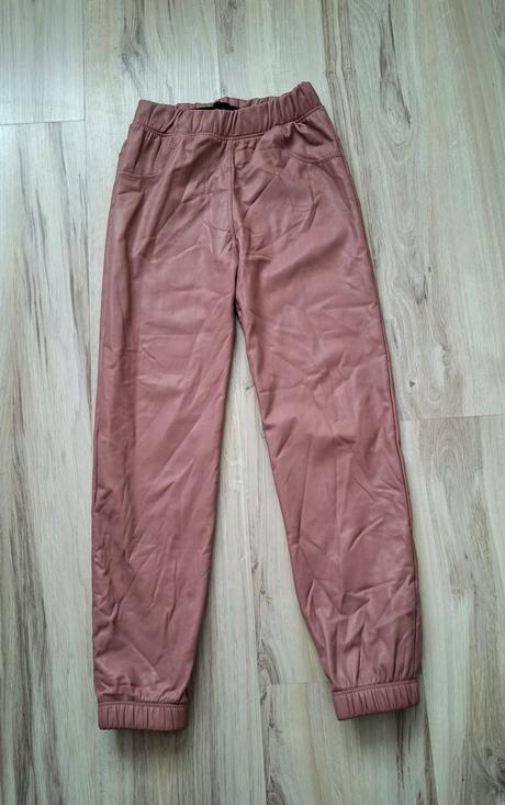 Nohavice č.152, 152