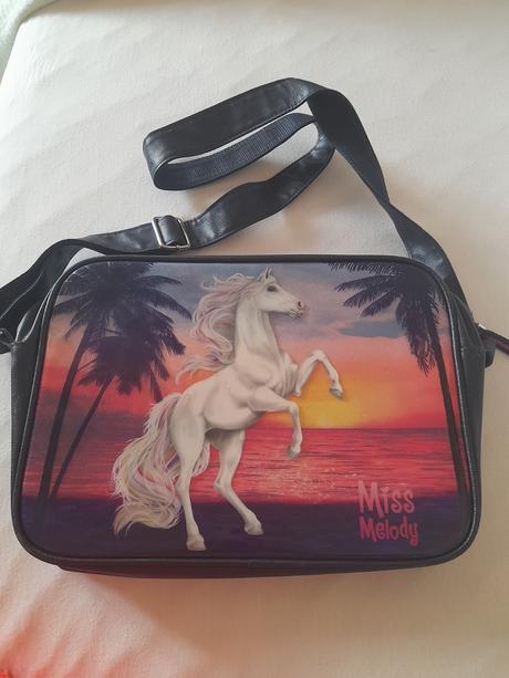 Kabelka pre dievča koniky, 