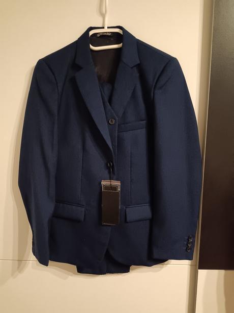 Chlapčenský oblek, 152