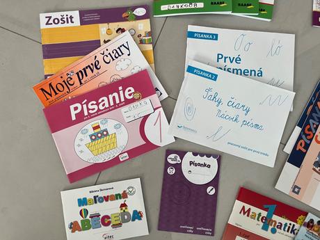 Pisanky a knihy pre prvy rocnik,