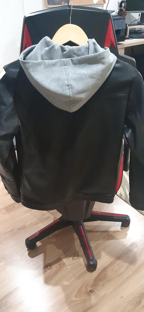 Koženkova bunda, 158