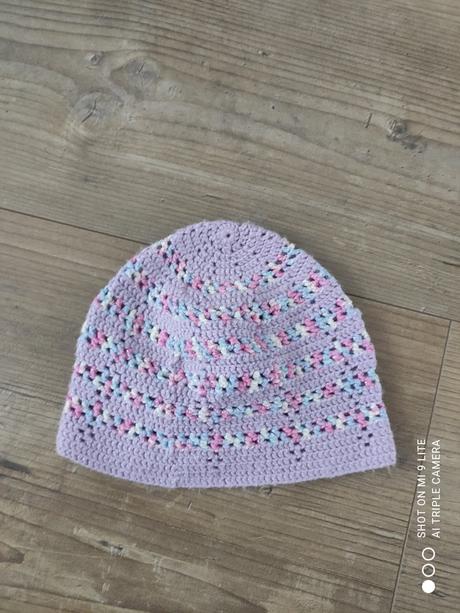 Rucne robena ciapka s kvetinkou, 62