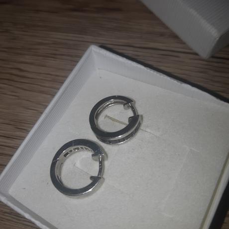 Strieborne nausnice,