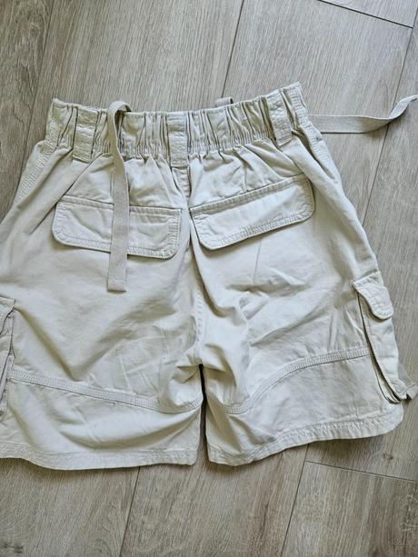 Smotanové kratase s vackami, bershka,xs