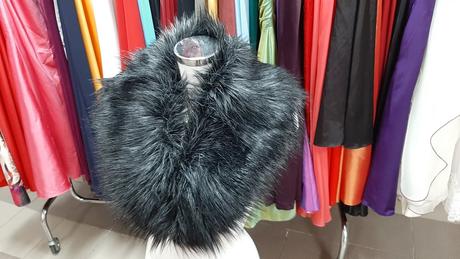 Pelerínkový šál vhodný na kabáty, šaty, l