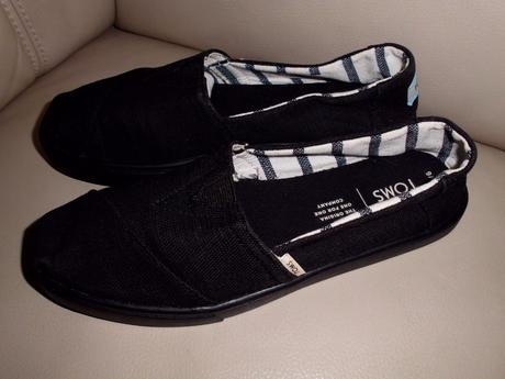 Toms čierne plátené 3-3,5, 36